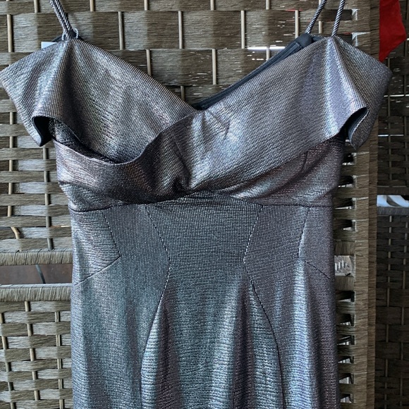 Nightway Petite Off Shoulder Metalic Gown Dress Size 4P - Picture 9 of 12